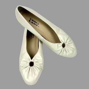 Valley Lane Womens Vintage Beige Leather Dress Flats Size 7.5